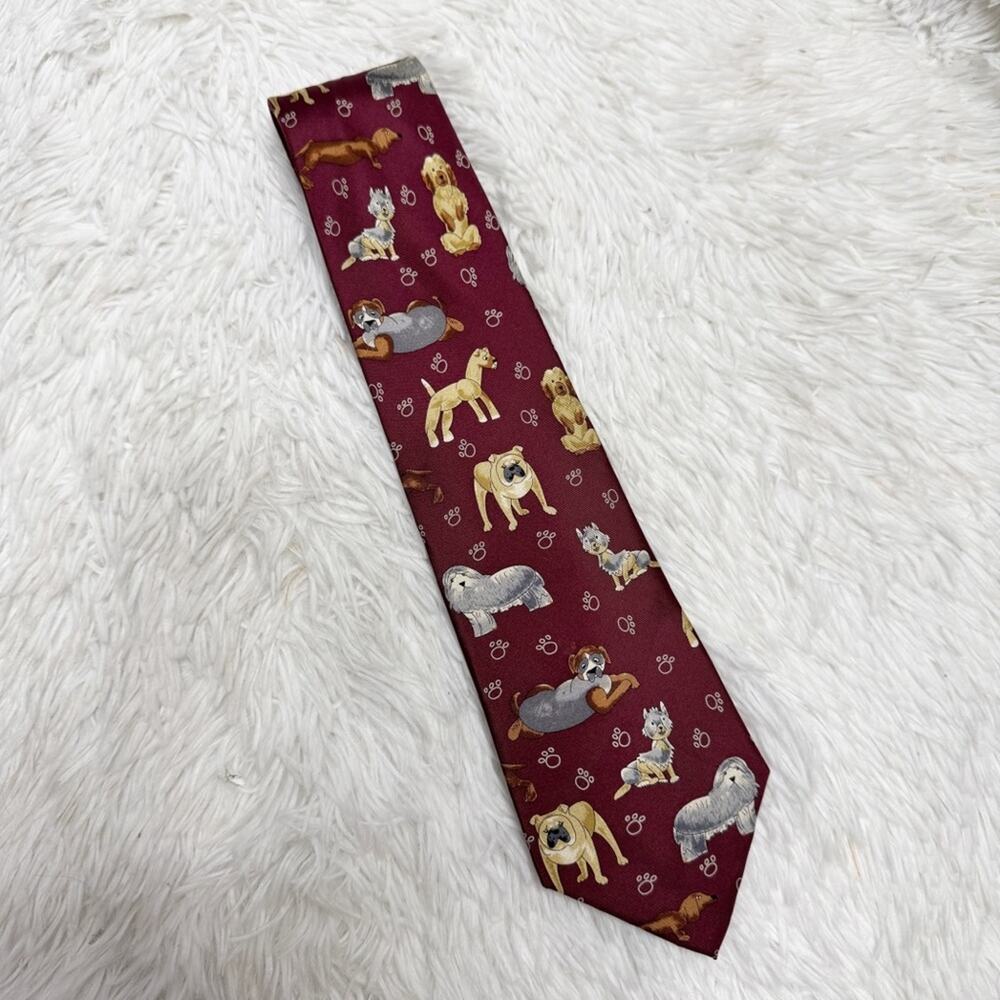 VINTAGE / maroon burgundy novelty dog printed silk tie / OS
